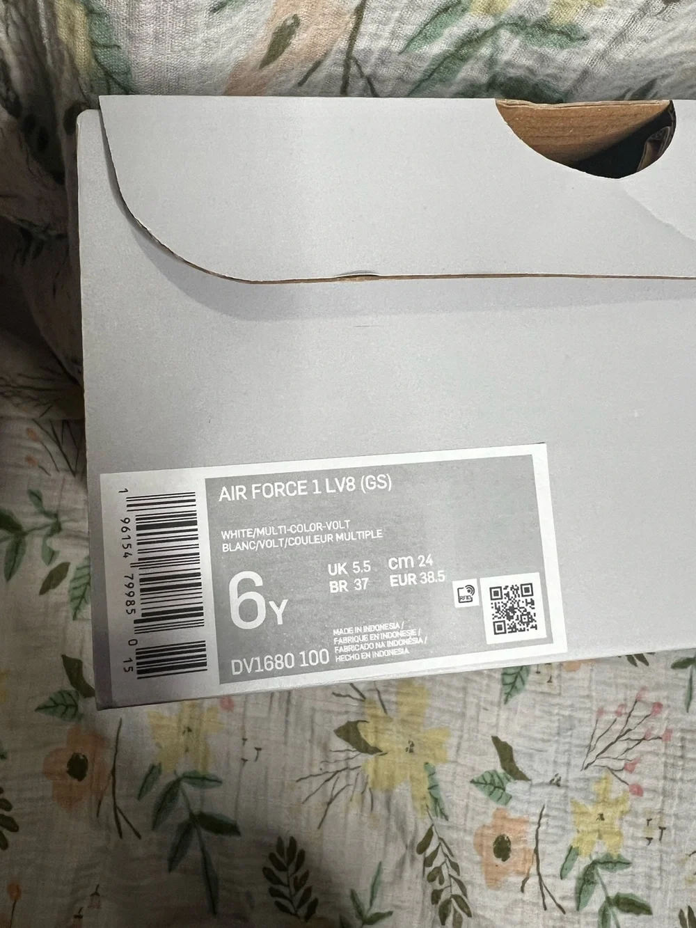 Nike Air Force 1 LV8 Neon Yellow and White Shoes